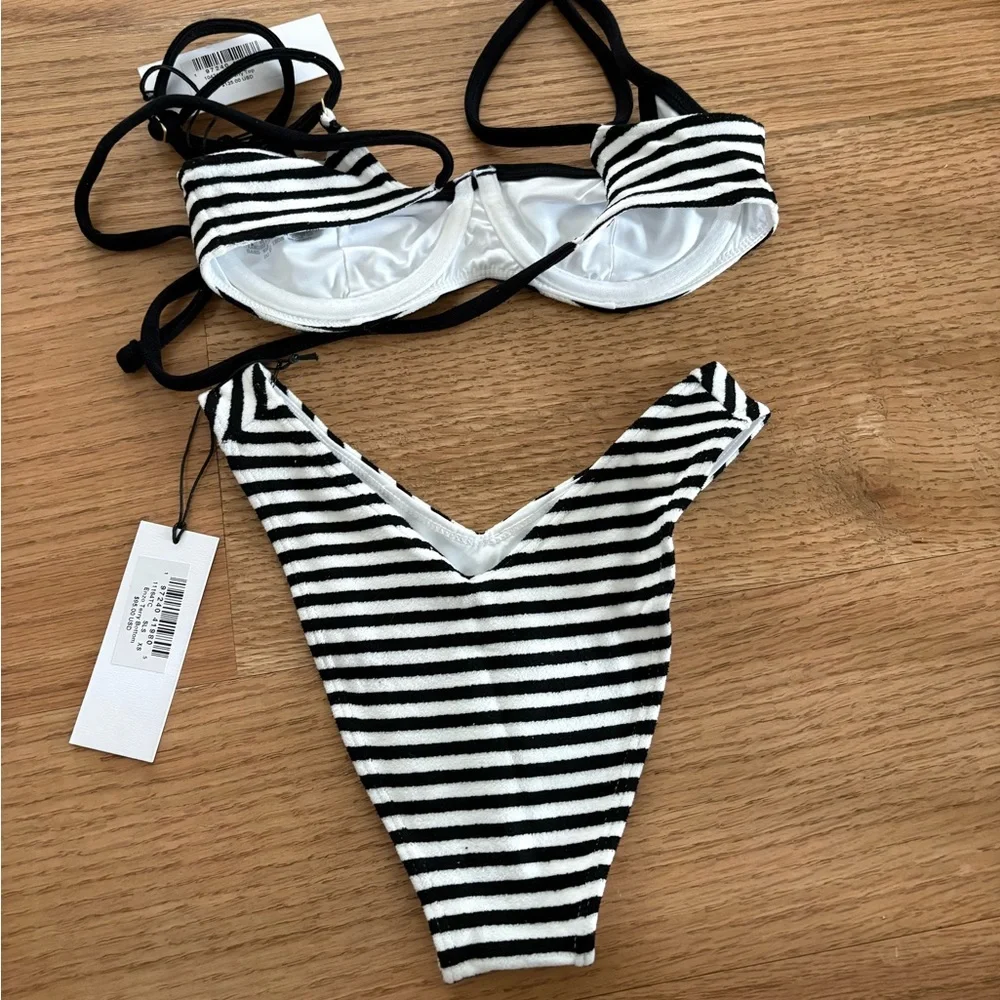 Frankie’s bikinis set